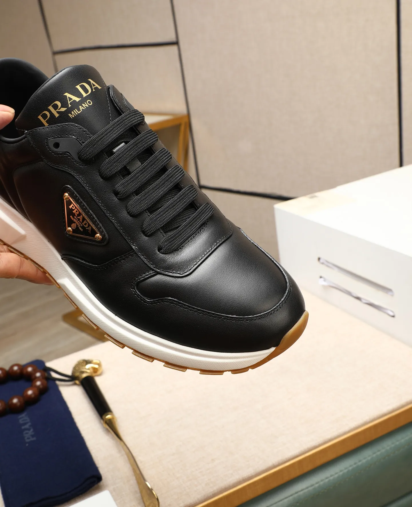 Men's shoes 💰540 🌹🌹[PRADA—Prada] 2025 latest model 🙈original replica! 👟👟👟Available here. The workmanship is top-notch. The upper is made from Italy. 🇮🇹Imported first-layer cowhide. ❗️Breathable genuine leather lining @Suitable for travel. The original version has an enlarged engraved sole, making it suitable for all kinds of travels, showing low-key luxury. Let quality speak for itself. Color: Size: 38-45